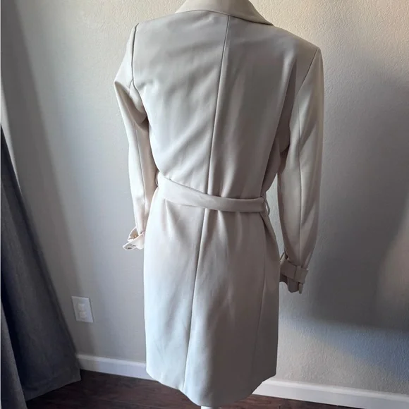 H&M Cream Blazer - Picture 2 of 5